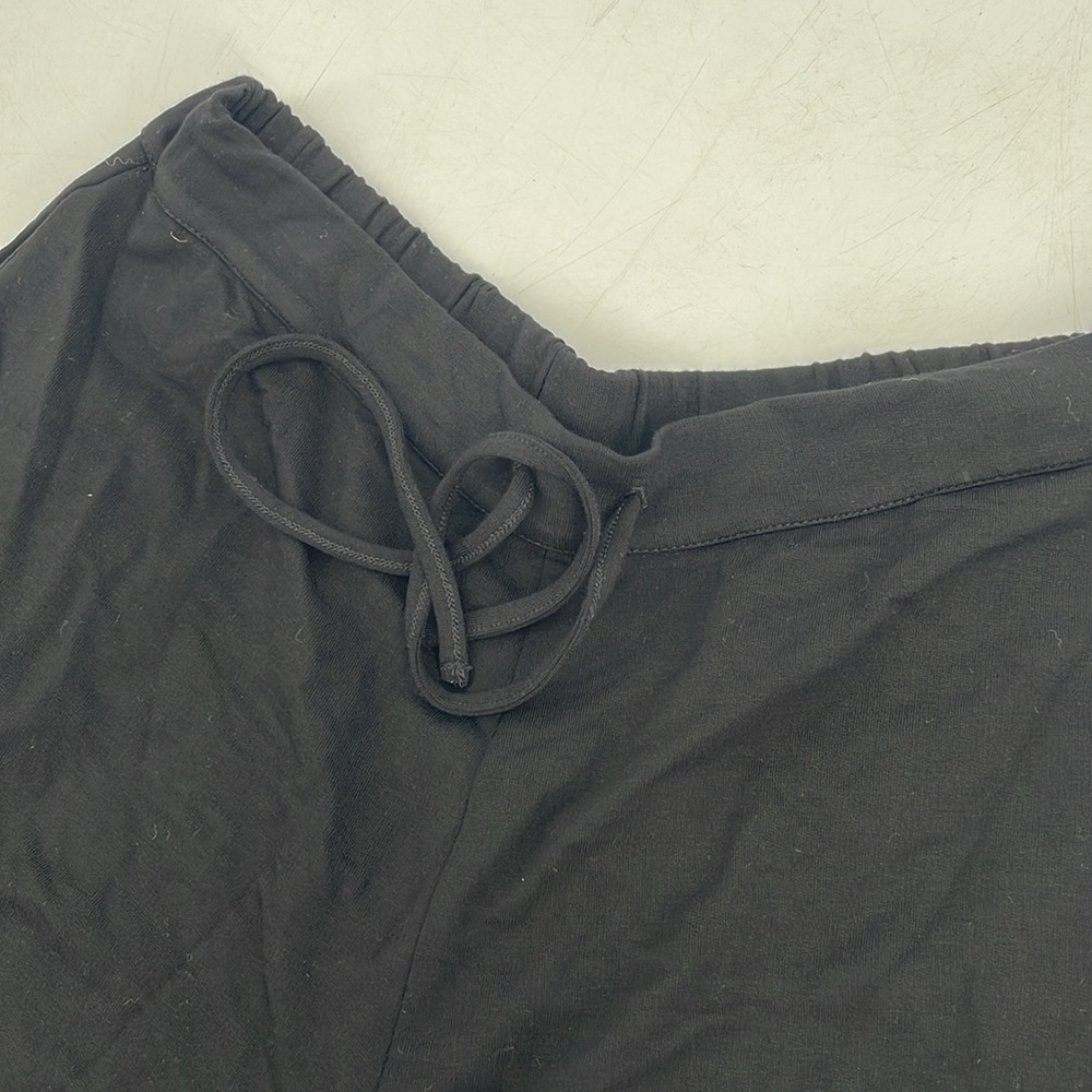 NEW! Saks Fifth Ave Soft Knit Shorts - Picture 4 of 9
